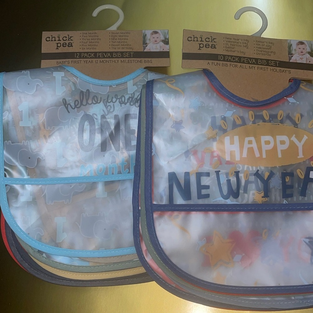 Chick pea bib set